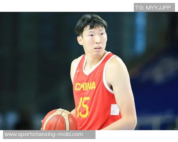 周琦上半场表现抢眼三投全中贡献6分2篮板2助攻并送出3记大帽 周琦上半场表现抢眼三投全中贡献6分2篮板2助攻并送出3记大帽